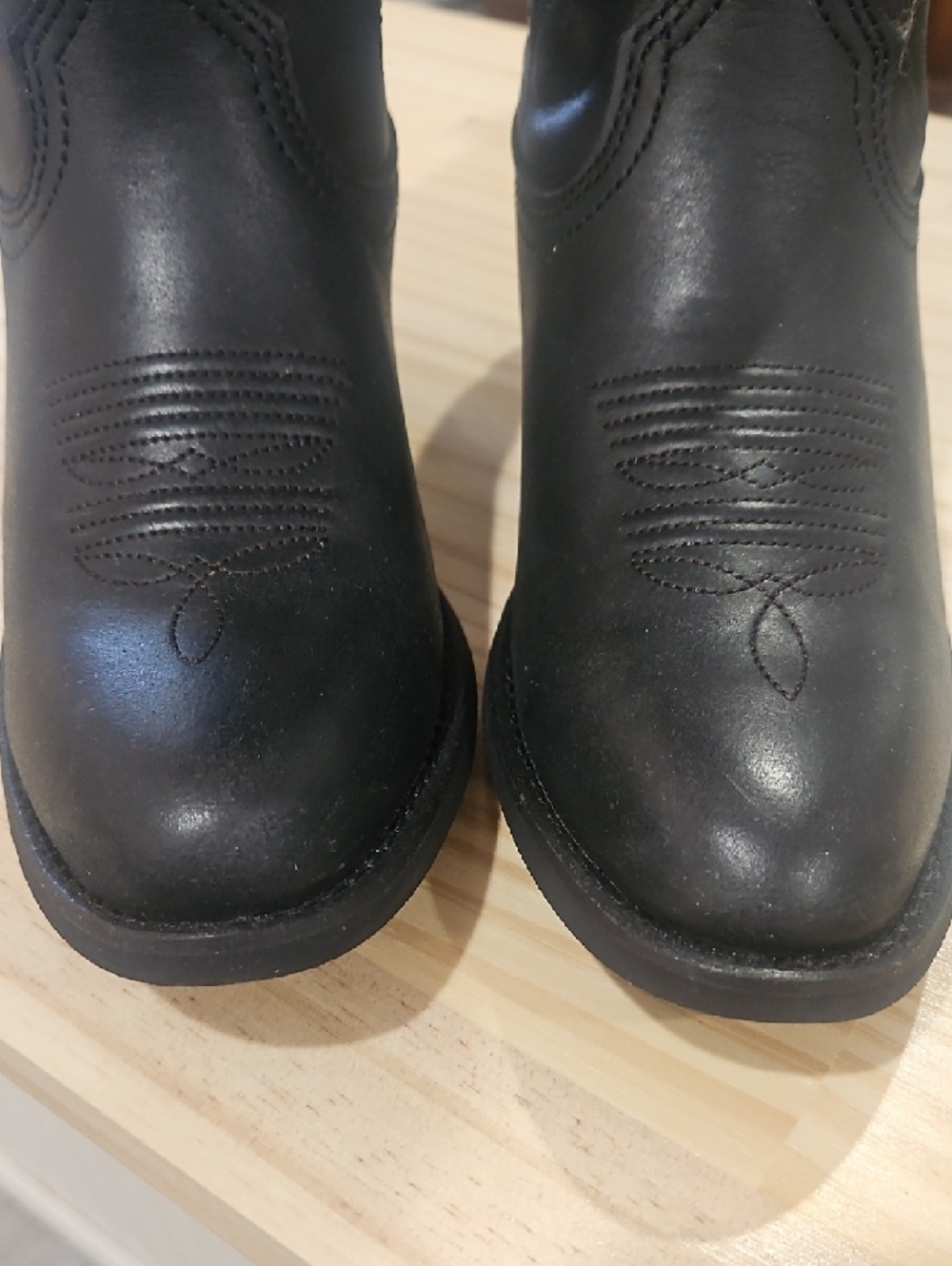 Shyanne Black Western-Style Cowboy Boots - Picture 2 of 6
